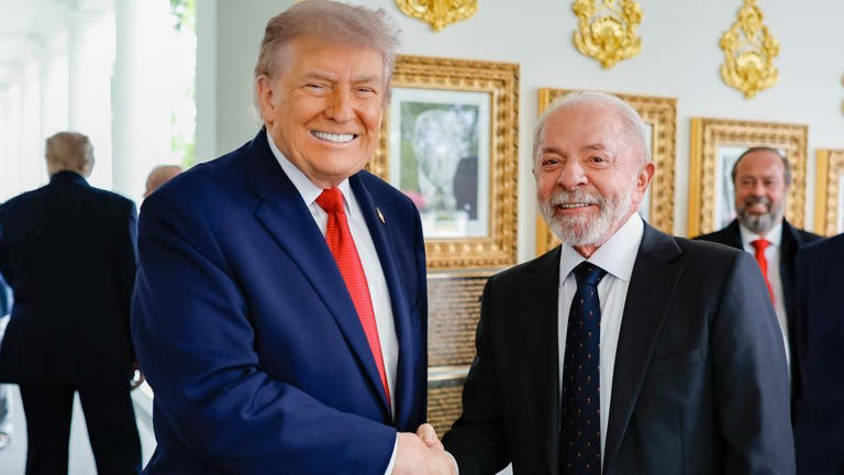 EUA: Elogios de Trump, tour na Casa Branca e  três horas de reunião