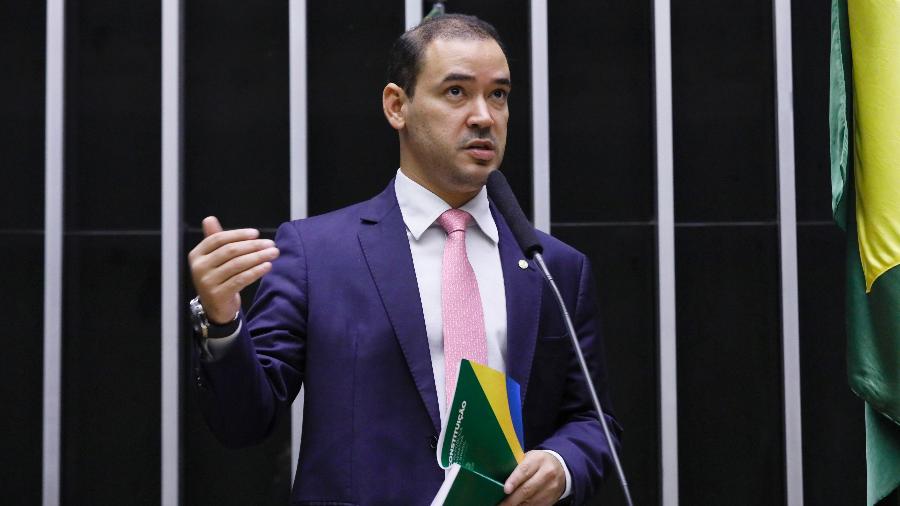 Luzimangues ganha Centro Esportivo Comunitário com recursos de  Vicentinho Júnior