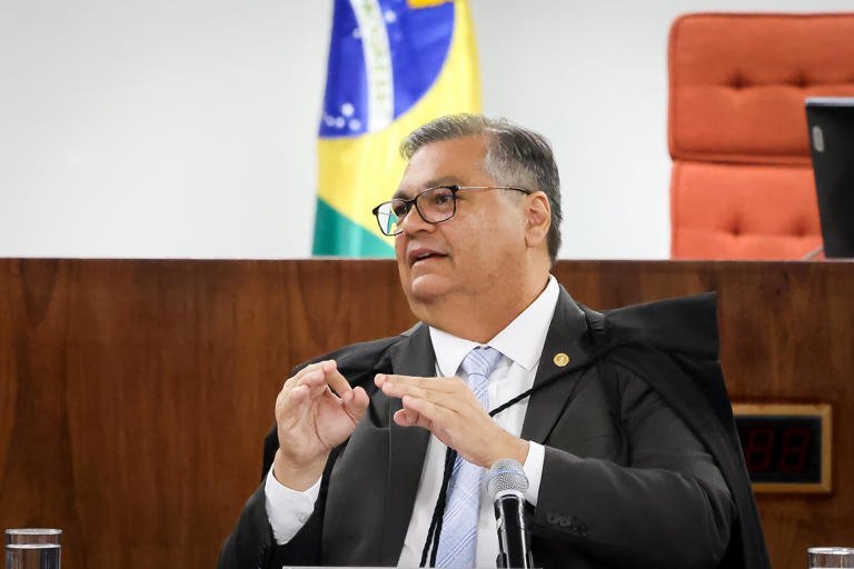 STF suspende julgamento sobre Moraes