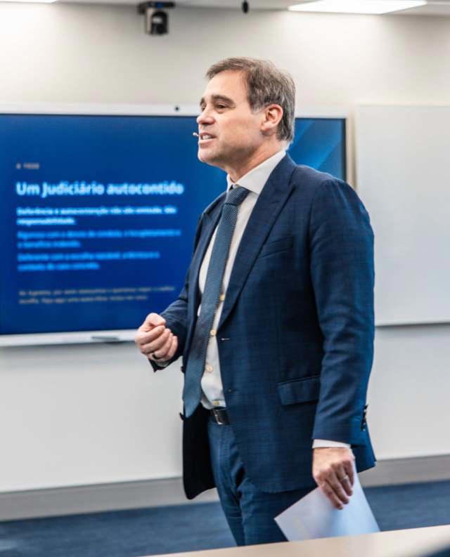 Instituto de André Mendonça é alvo de investigação