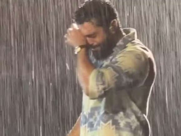 Henrique, da dupla com Juliano, se emociona e chora em show