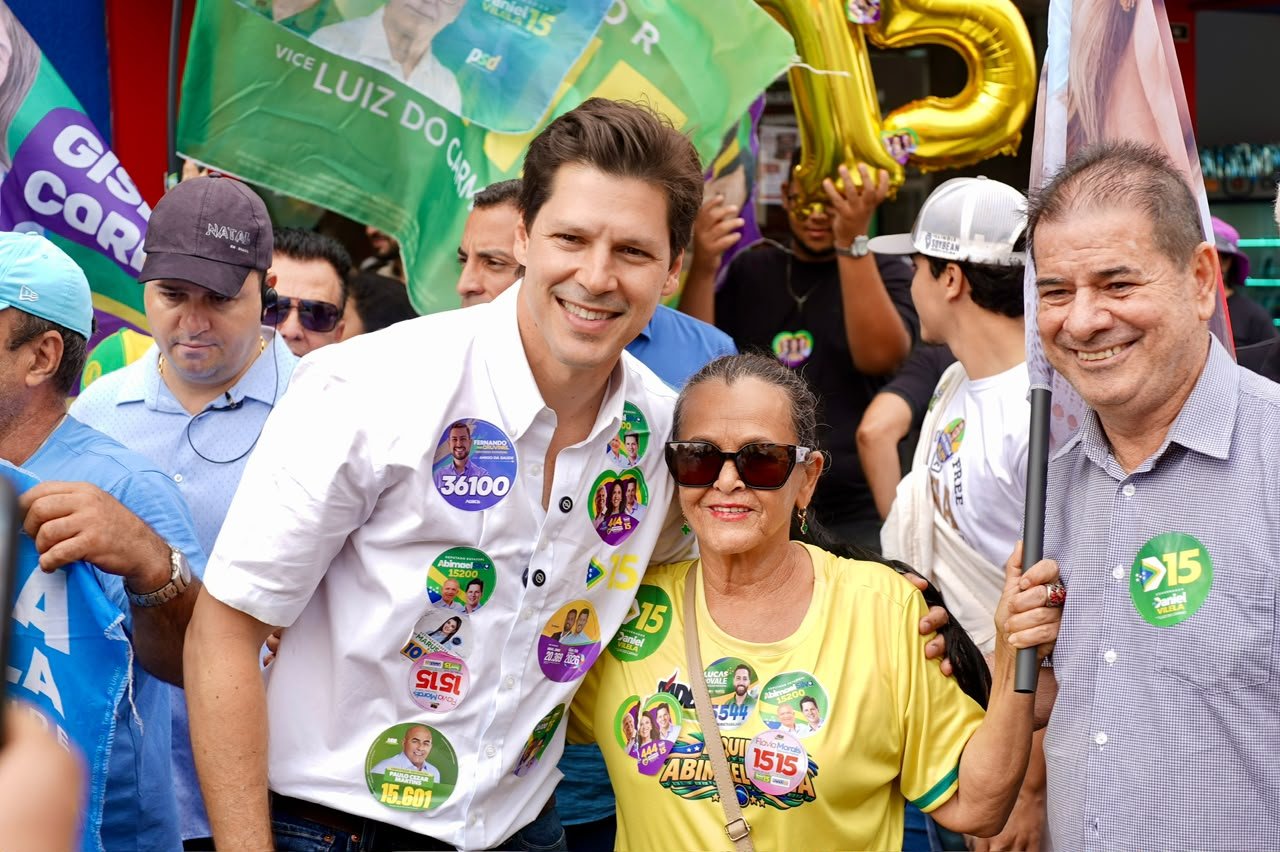 Recebido com festa, Daniel Vilela mostra força nas ruas de Jataí