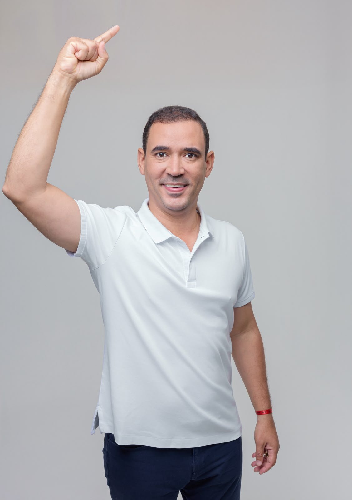 Vicentinho assume liderança em nova pesquisa e consolida crescimento na disputa pelo Governo
