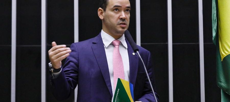 Luzimangues ganha Centro Esportivo Comunitário com recursos de  Vicentinho Júnior