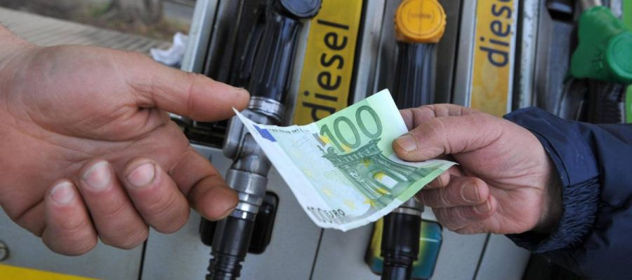 Preços do petróleo disparam após novos ataques dos EUA ao Irã