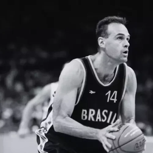 Morre Oscar Schmidt