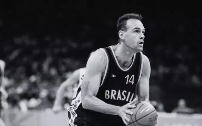 Morre Oscar Schmidt