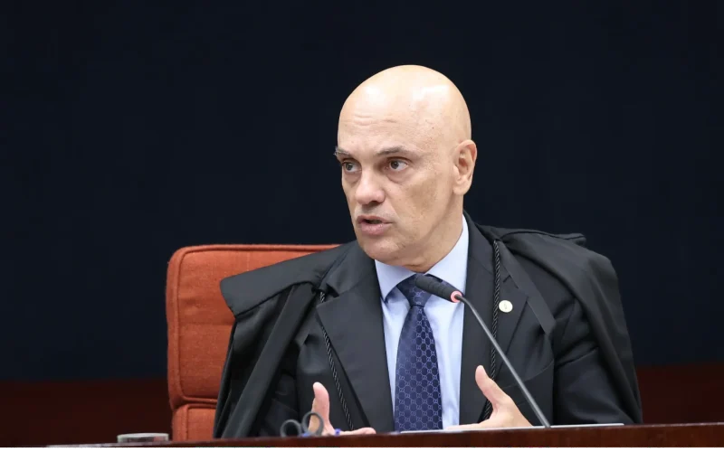 Moraes decreta prisão de contador que roubou dados de autoridades