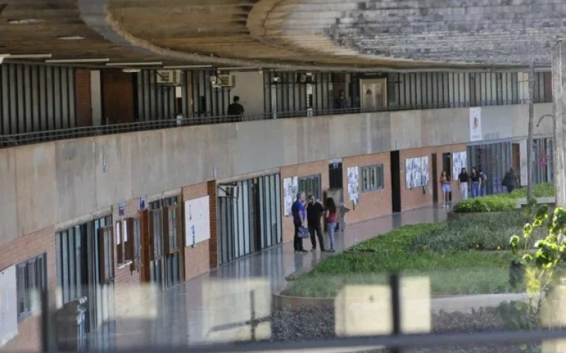 Professores da UnB aprovam paralisação e ato no dia 30 de abril