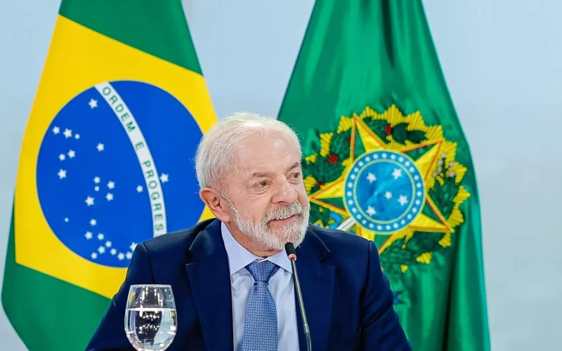 Lula visita complexo farmacêutico em Anápolis (GO) que produzirá ingrediente ativo do Buscopan