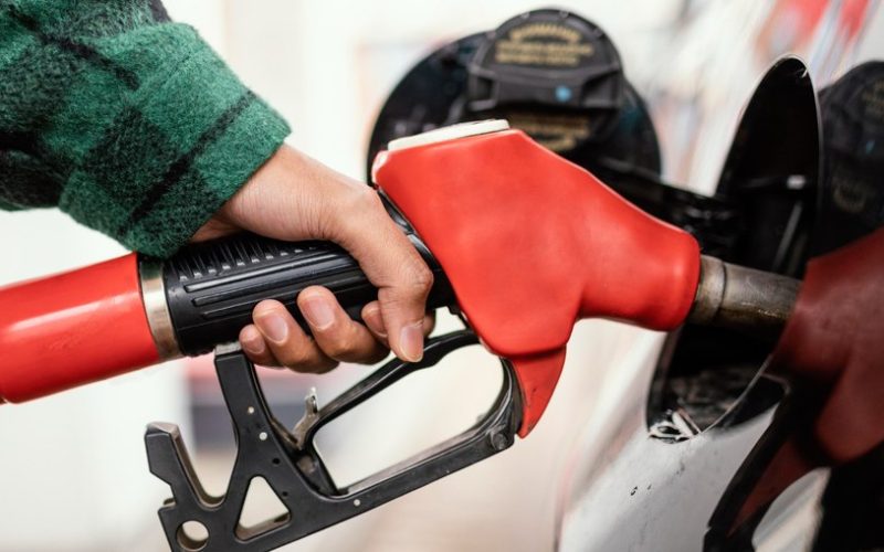 Petrobras reduz preço da gasolina