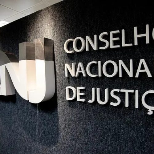 Já pensou um trabalho que te dá 6 meses de férias? Ele existe!