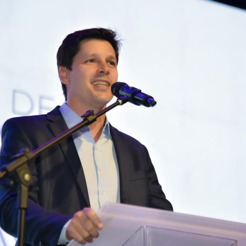 Daniel Vilela cumpre maratona de entregas e ações sociais em 26 municípios