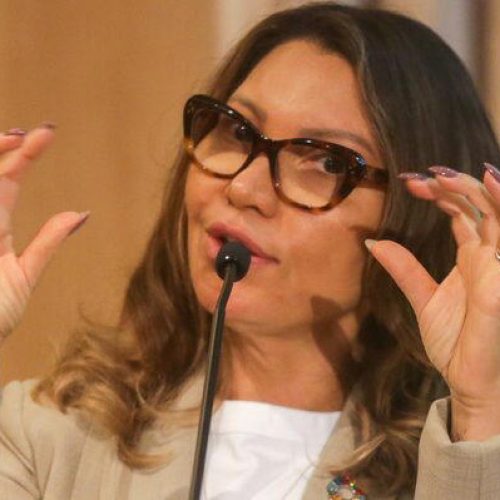 Janja (foto) pede regulamentação das redes após morte de criança