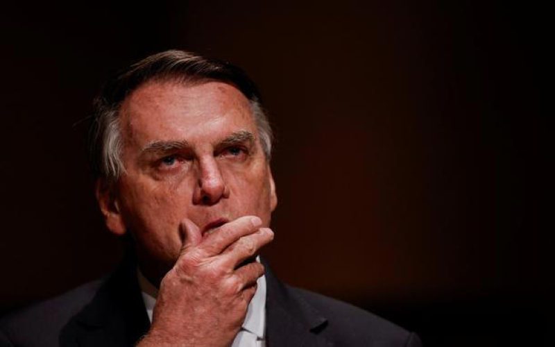IA de Elon Musk “crava” data da prisão de Bolsonaro
