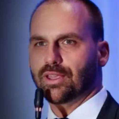 Eduardo Bolsonaro critica articulações e ataca Tarcísio