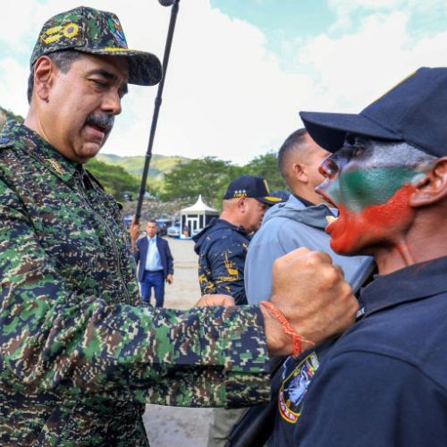 Venezuela comemora novos alistamentos frente à ‘agressão’ dos EUA