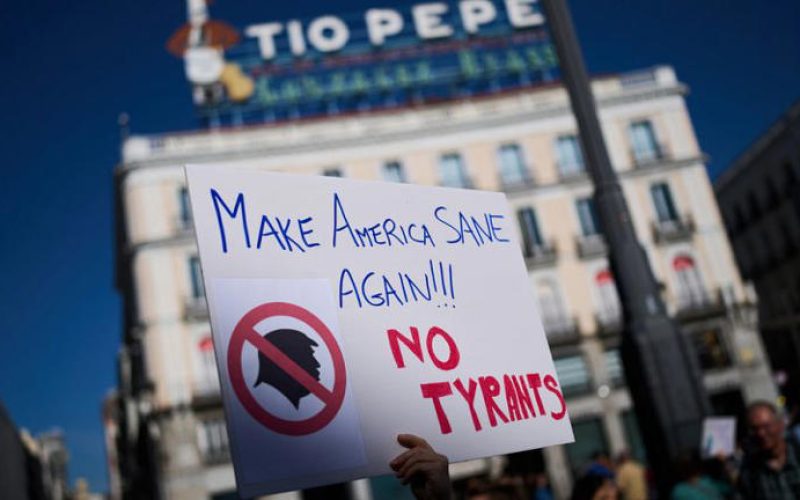 Manifestantes na Europa  protestam contra Trump