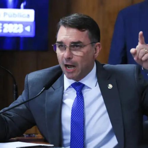 Candidatos do Nordeste fogem de  Flávio Bolsonaro