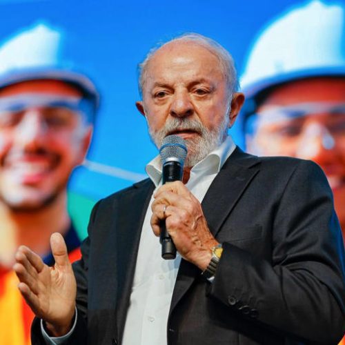 ‘Falta vergonha na cara’, diz Lula sobre quem defende dono do Banco Master