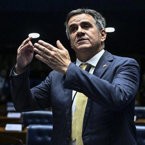 Ciro vê “pressão” em operação da PF: “Todo ano político é a mesma coisa”
