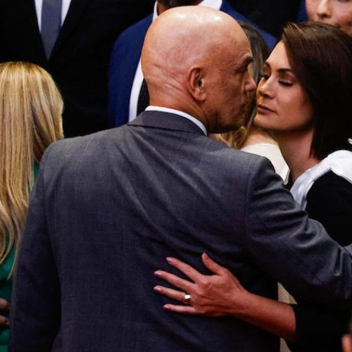 Michelle Bolsonaro chama Moraes de ‘irmão em Cristo’ 