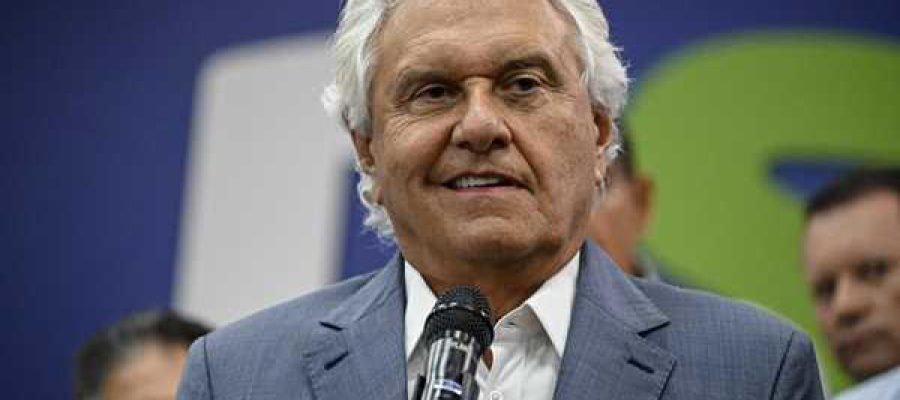 Caiado volta a cobrar explicações de Flávio sobre Vorcaro