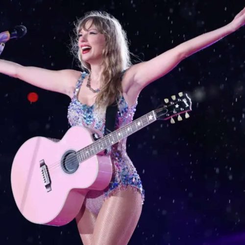 Taylor Swift é  a cantora mais rica da história