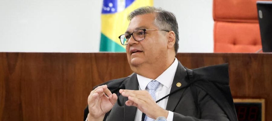 STF suspende julgamento sobre Moraes