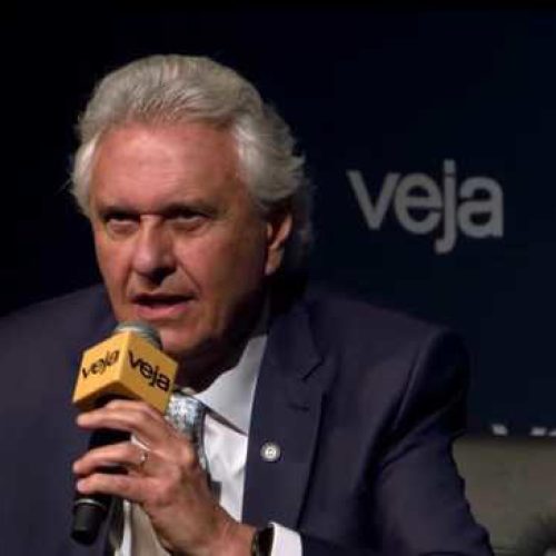 Caiado evita críticas a Flávio Bolsonaro e defende presunção de inocência
