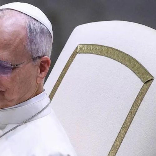 Papa Leão XIV pede combate urgente à violência contra mulheres
