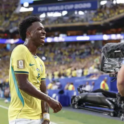 CBF envia reclamação à Fifa após gol anulado de Vinicius Junior
