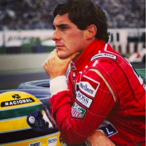 Ayrton Senna é reconhecido oficialmente como herói da pátria