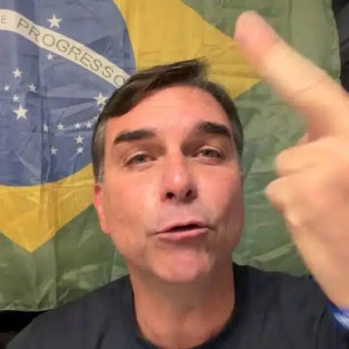 Flávio provoca: “Não gostou? Vota no defensor de bandido”