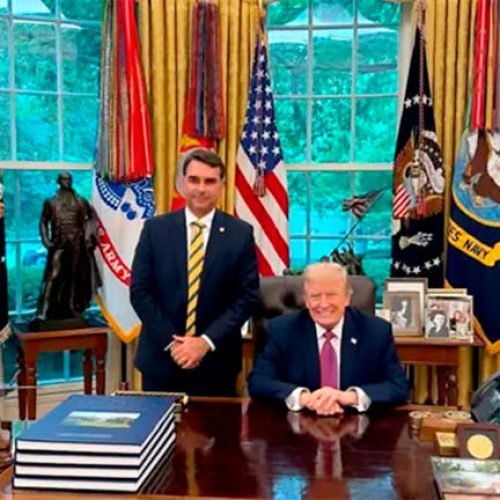 Desgaste político de Flávio Bolsonaro cresce, após ‘tarifaço’ de Trump