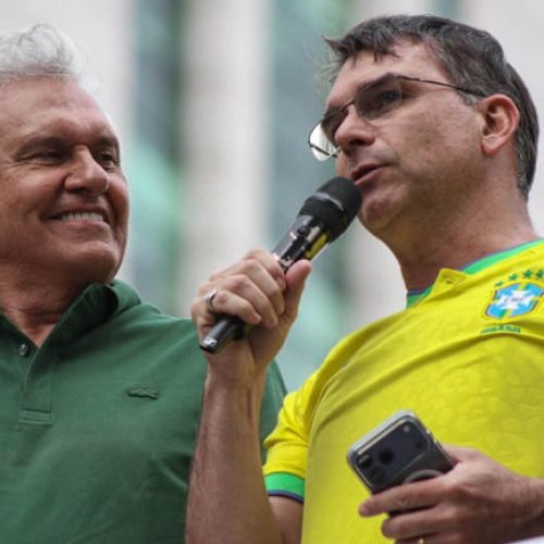 Caiado chama Flávio Bolsonaro de “desesperado”
