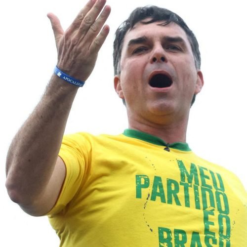 Flávio Bolsonaro afirma que vai respeitar o resultado das eleições