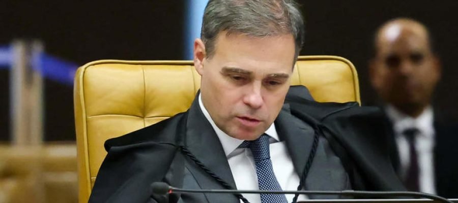 André Mendonça sob censura