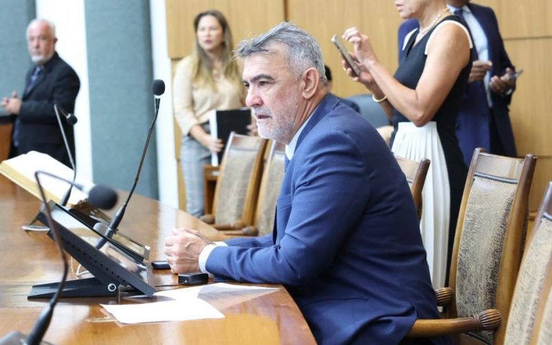Deputado Amélio Cayres pede implantação de Colégio Militar em Xambioá