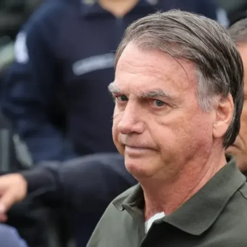 Moraes proíbe sobrevoos de drones próximos a casa Bolsonaro