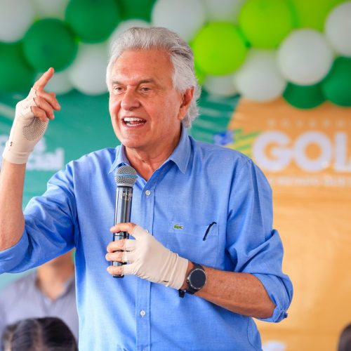 Caiado entrega 42 casas a custo zero em Bela Vista de Goiás