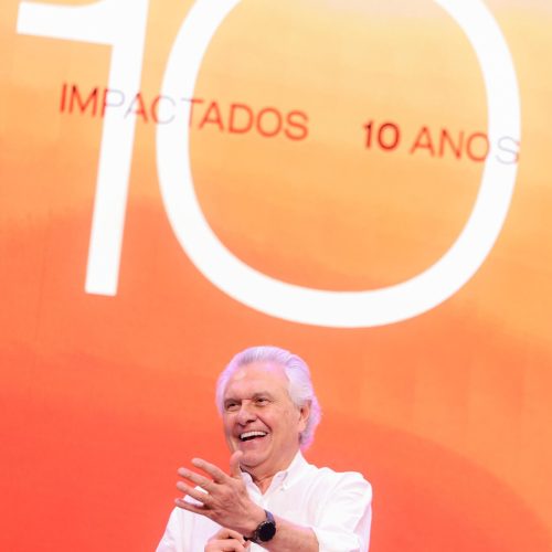 Caiado prestigia aniversário de 10 anos de fundação da Igreja Impactados em Goiânia