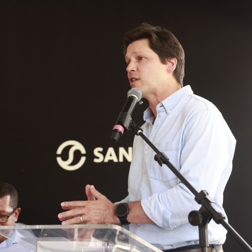 Daniel Vilela entrega obra que vai ampliar fornecimento de água em Aparecida de Goiânia