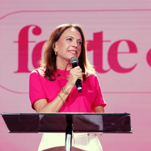 Gracinha Caiado destaca parceria entre Estado e igrejas em evento dirigido às mulheres