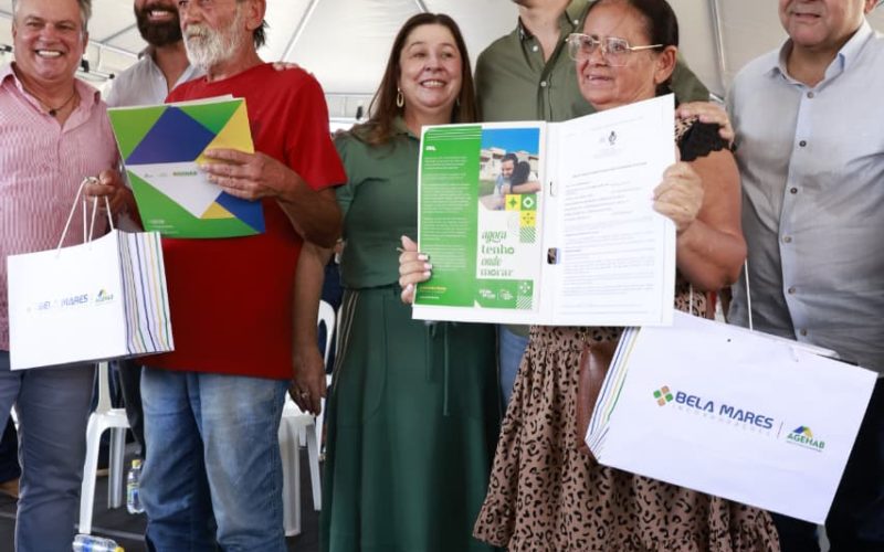 Daniel Vilela entrega 30 casas a custo zero em Itarumã