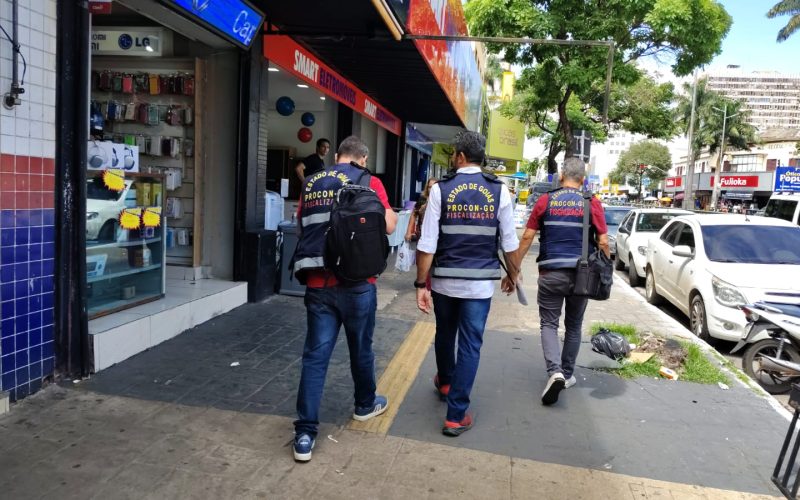 Procon Goiás autua 20 empresas por irregularidades durante a Black Friday 