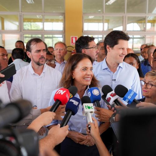 Gracinha Caiado e Daniel Vilela inauguram escola em Aparecida na abertura do ano letivo 