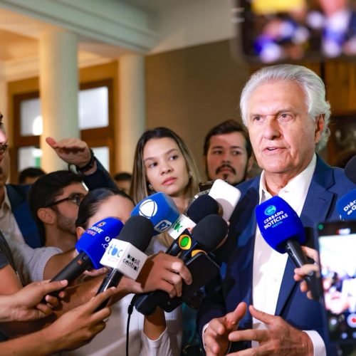 Caiado é homenageado com medalha do Centenário Art Déco em Goiânia
