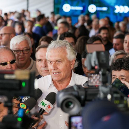 Caiado entrega reconstrução do Terminal Praça A e 21 ônibus elétricos