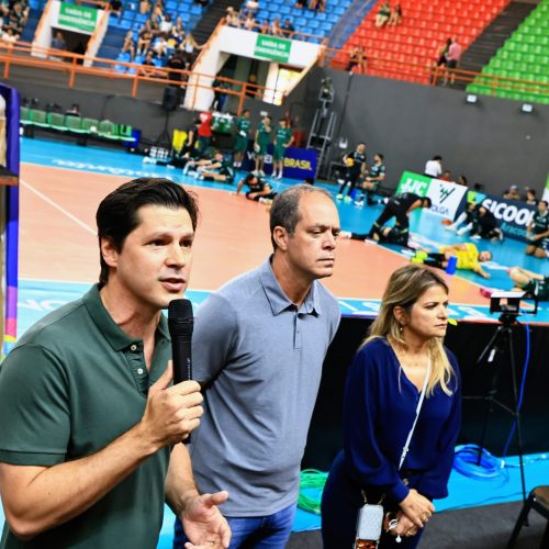 Daniel Vilela entrega benefícios do Goiás Pró-Esporte